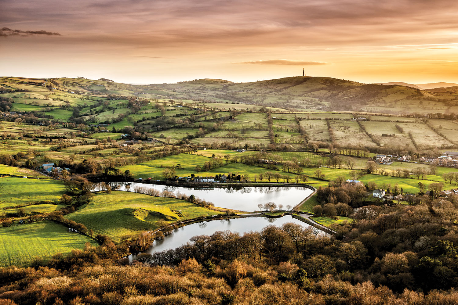 03-Langley-Reservoirs-from-Tegg_s-Nose