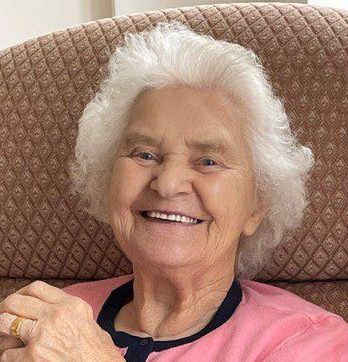 HOUGH Alice Muriel - Photograph of Mum in chair